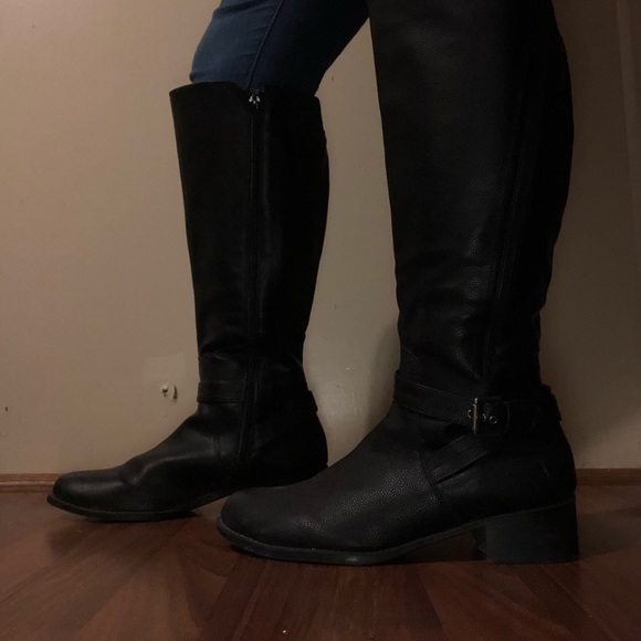 Boots - Picture 3 of 5